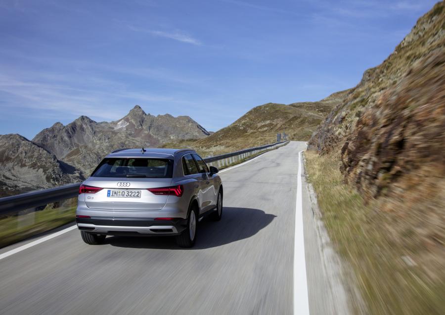  Audi Q3 Advanced 2018 года  (WW) (фото 33 из 46)